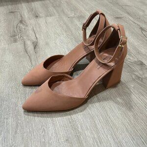 Call it Spring Tan Women’s Daliaa Point Toe Vegan Leather Pump Size 9